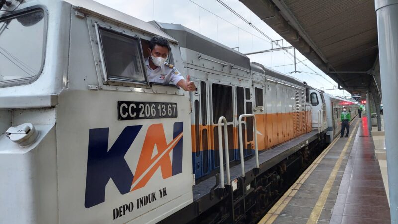 Ilustrasi kereta - Penjelasan apa itu tiket kereta tersedia tanpa kursi di KAI Access. (Dok KAI Daop 1 Jakarta)