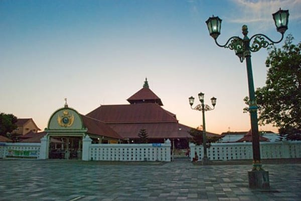 Masjid Gedhe, tempat wisata gratis di Jogja yang ikonik dan Instagramable tanpa tiket masuk. (Dok dpad.jogjaprov.go.id)