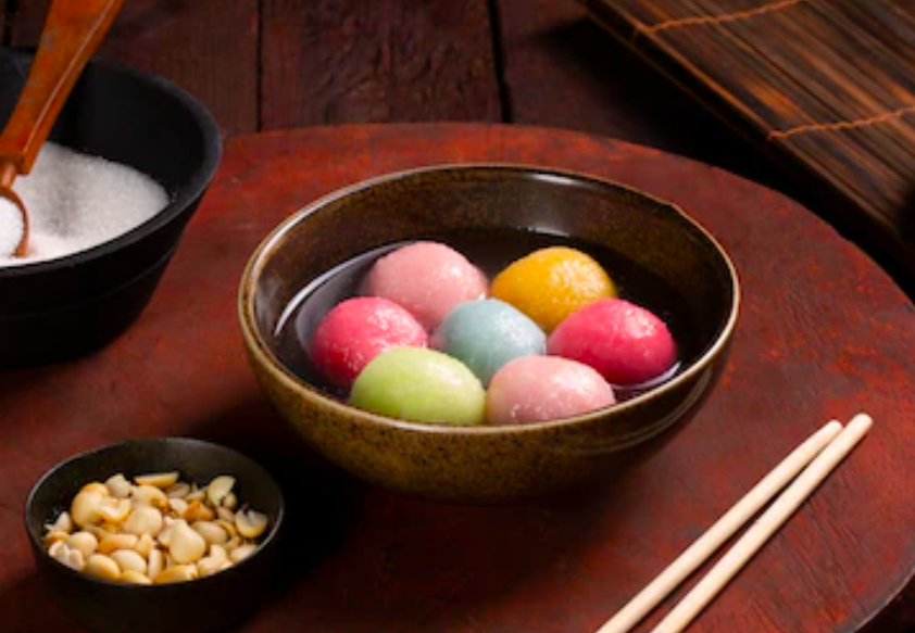 Ilustrasi - Tangyuan atau wedang ronde, makanan khas perayaan Cap Go Meh atau akhir perayaan Tahun Baru Imlek. (freepik.com/freepik)