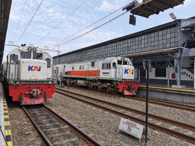 Ilustrasi - Syarat naik kereta api terbaru usai PPKM dicabut. (Dok KAI Daop 1 Jakarta)