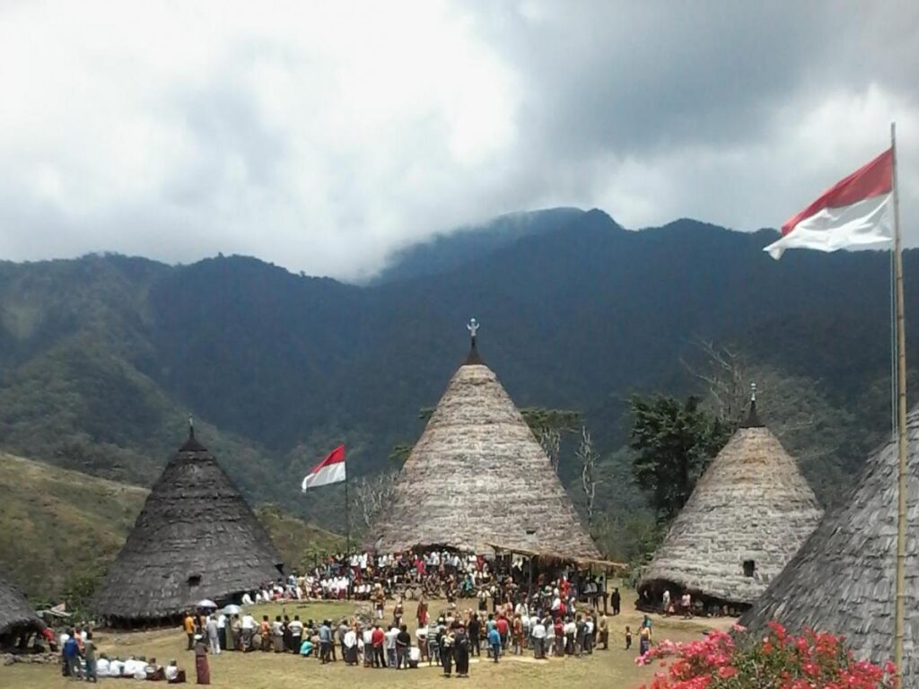 Desa Wisata Wae Rebo, desa wisata di Indonesia yang mendapatkan pengharaan internasional. (Dok jadesta.kemenparekraf.go.id)