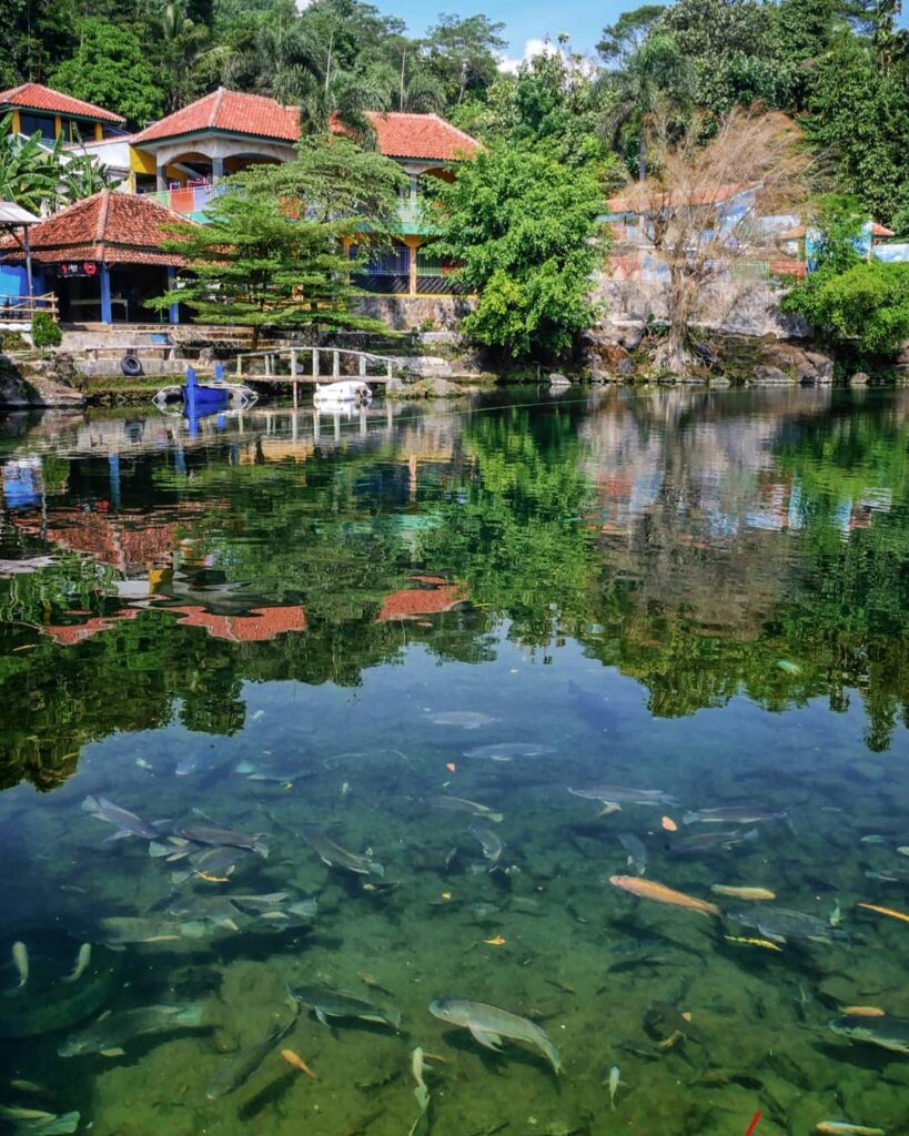 Talaga Herang, tempat wisata alam murah dan alami di Majalengka untuk healing. (Instagram.com/@dono_djulian)