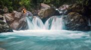 Curug Leuwi Hejo, wisata air terjun di Bogor untuk healing atau berburu foto Instagramable. (Unsplash/Alfandri Fitrahadi)