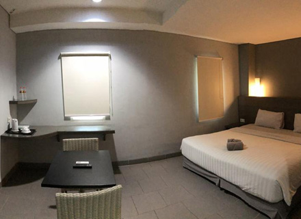 Izi Hotel, hotel buat staycation di Bogor dengan fasilitas kolam renang. (Dok izihotels.com)