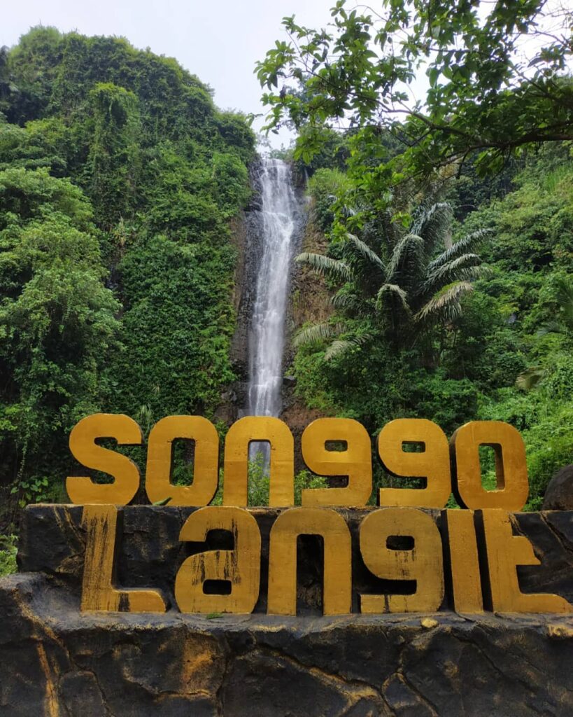 Air Terjun Songgo Langit, wisata Jepara terbaru dan hits. (Instagram.com/@youriazzuro)