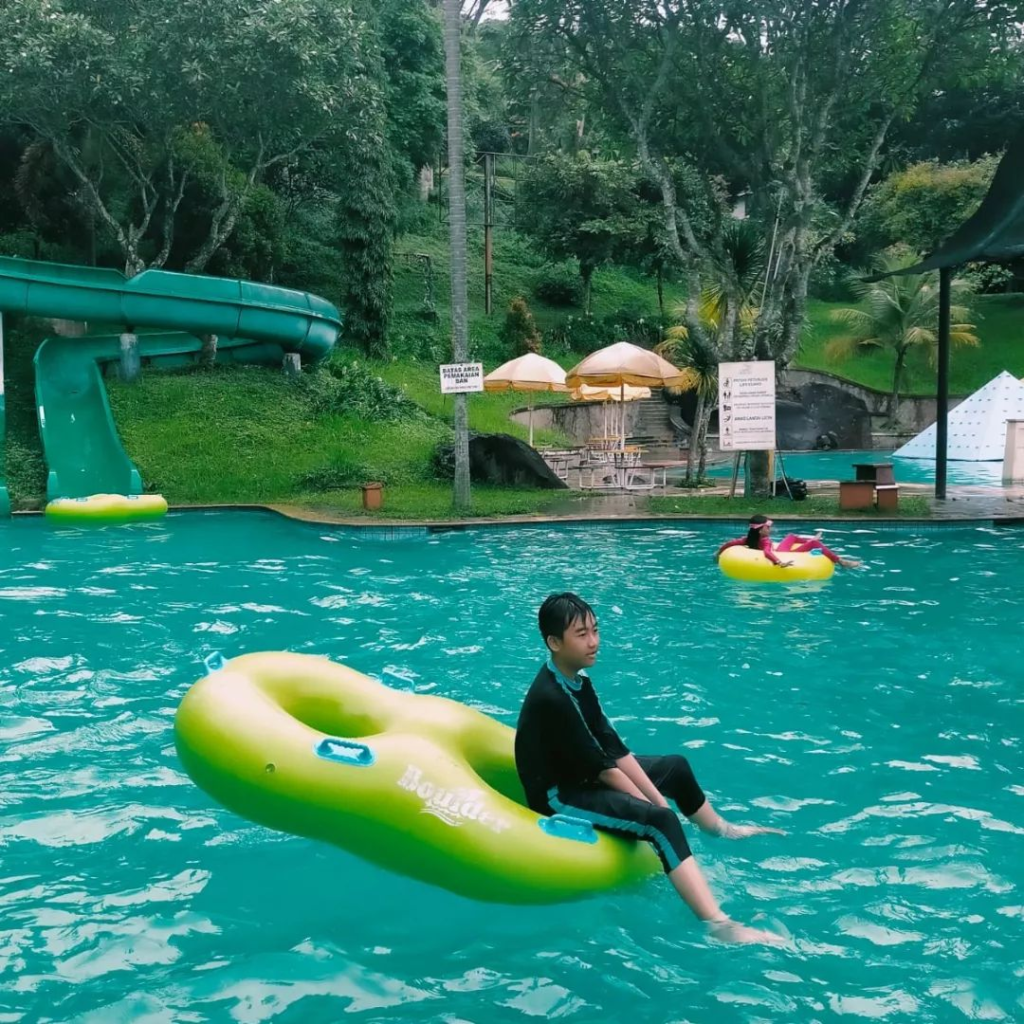 Taman Dayu Waterpark, tempat wisata di Pandaan, Pasuruan. (Instagram.com/@rebornnabila)