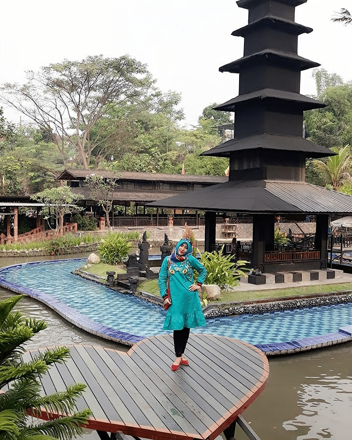 Kolam Renang Makoya, tempat wisata di Pandaan, Pasuruan. (Instagram.com/@fenny_ffny)