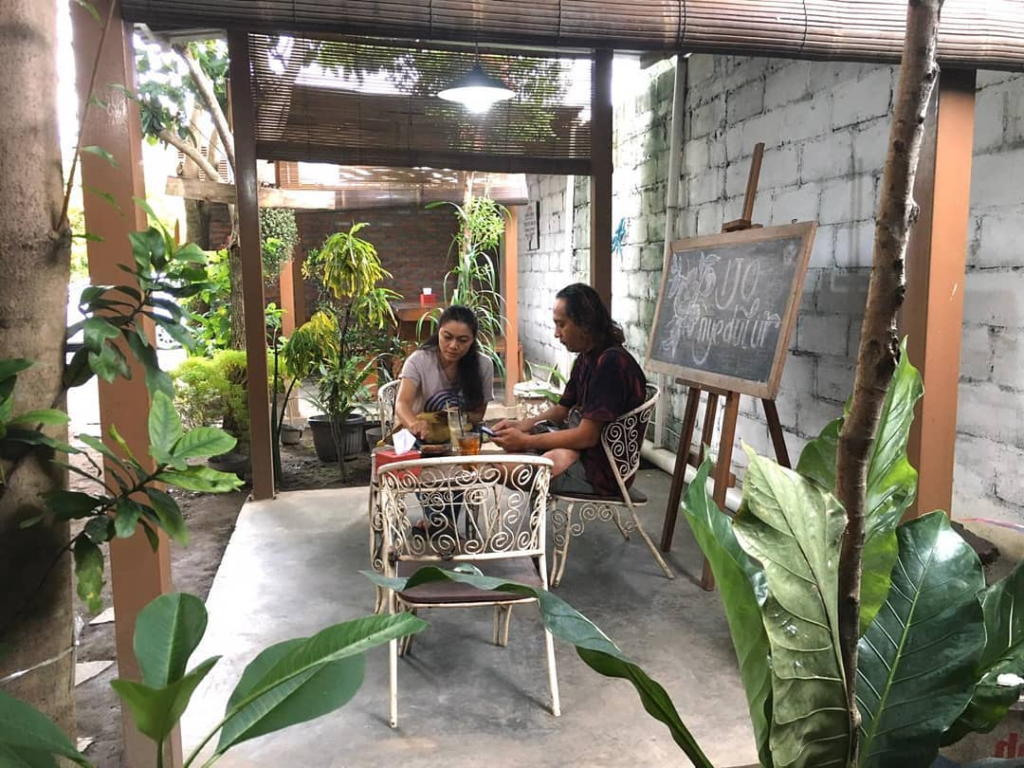 Kedai Lur, tempat makan legendaris dan lezat di dekat Stasiun Yogyakarta. (Instagram.com/@kedai_lur_jogja)
